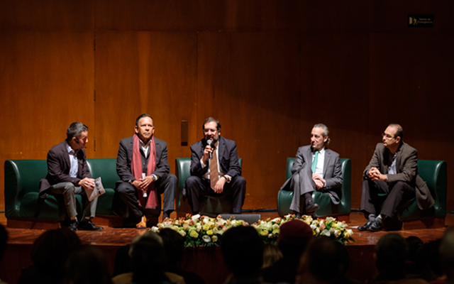 Charla de Colombia se compone