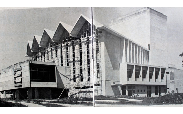 historia teatro amira de la rosa 
