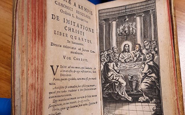 Libro de Amberes alojado en la Sala de Libros Raros de la BLAA