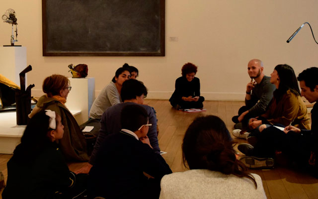 Fotografía de taller para docentes en el MAMU