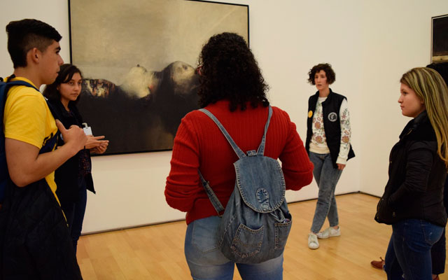 Visitantes del MAMU en recorrido especial