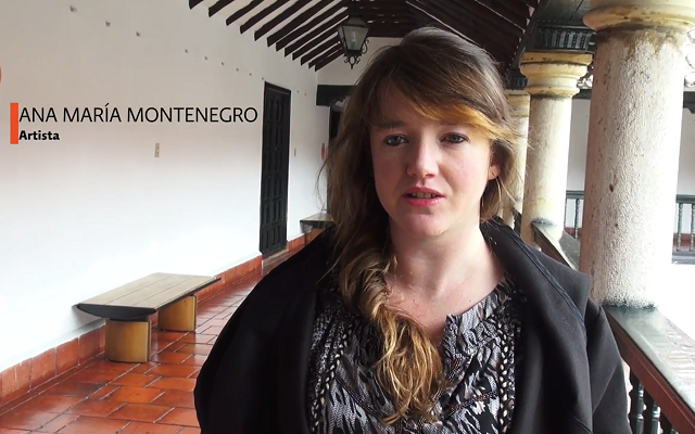 Ana María Montenegro en la Casa de la Moneda, explicando su obra virtual Promesas, presentada para el programa Nuevos Nombres del Banco de la República