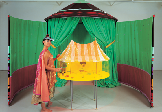 Circo de pulgas Cardoso, 1997 - María F. Cardoso (1963 Colombia). 