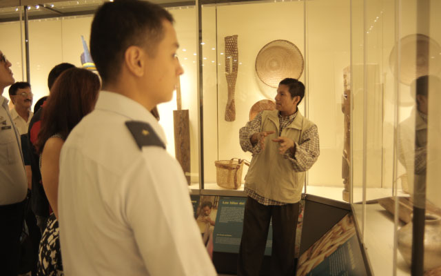 Recorrido por el Museo Etnográfico del Banco de la República en Leticia.