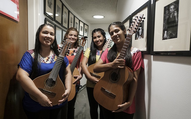 Concierto de Colorín Colorado realizado el jueves 23 de mayo del 2019 en la Sala de Conciertos de la Biblioteca Luis Ángel Arango como parte de la Serie de los Jóvenes Intérpretes.