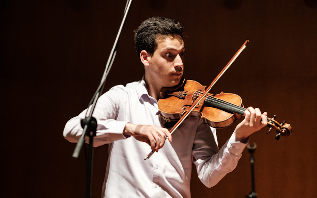 Concierto de José Luis Martínez realizado el jueves 19 de septiembre de 2019 en la Sala de Conciertos de la Biblioteca Luis Ángel Arango como parte de la Serie de los Jóvenes Intérpretes. 