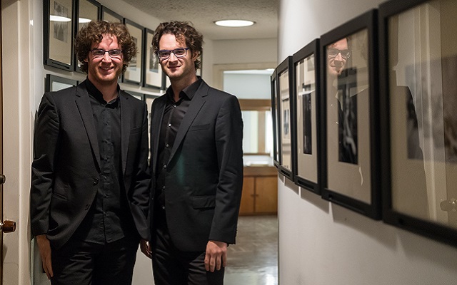 Concierto ofrecido por Víctor y Luis del Valle, dúo de pianos (España)  domingo 7 de octubre de 2018 en la Sala de Conciertos de la Biblioteca Luis Ángel Arango. 