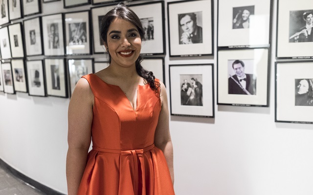 Serie de Jóvenes Intérpretes de la Sala de Conciertos de la Biblioteca Luis Ángel Arango ofreció recitales de dos jóvenes promesas del canto lírico: la soprano Sasha Gutiérrez y la mezzosoprano Ana Mora