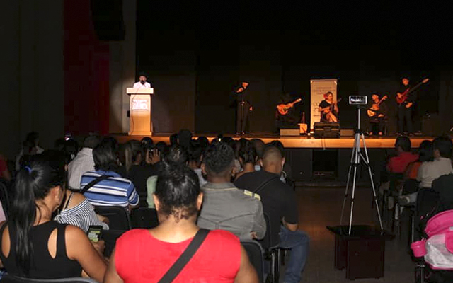 Conferencia sobre la  recuperación de la tradición musical del llano colombo venezolano