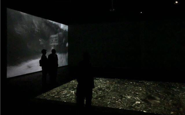 Duelos de Clemencia Echeverry, en el contramonumento 'Fragmentos. Espacio de Arte y Memoria’ de Doris Salcedo.