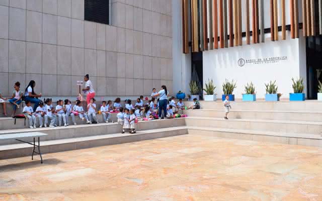 Celebración de 75 años de El Principito 
