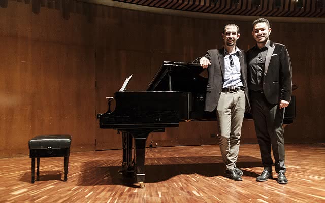 Concierto de Christian Correa, tenor (Colombia) y Alejandro Roca, piano (Colombia) en el marco de la Serie de los Jóvenes Intérpretes realizado en la Sala de Conciertos de la Biblioteca Luis Ángel Arango el jueves 15 de marzo de 2018. 