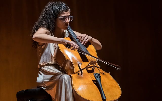Concierto María Elvira Hoyos en la Sala de Conciertos de la Biblioteca Luis Ángel Arango como parte de la Serie de los Jóvenes Intérpretes.