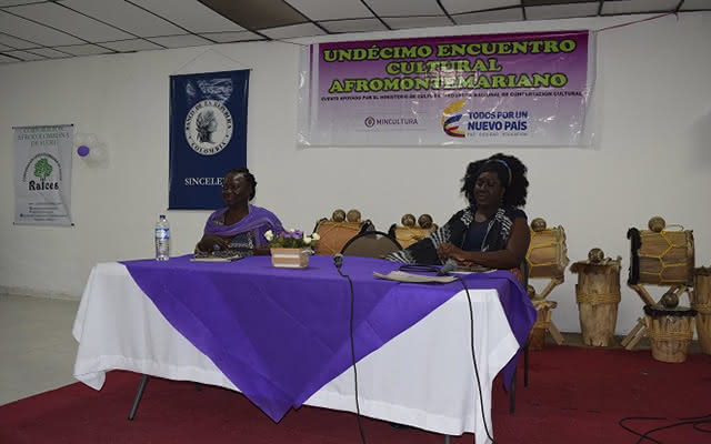 Conversatorio Memoria de peinados negros