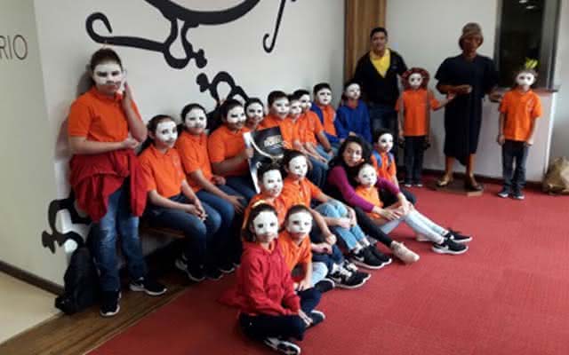 Visita de niños al Museo del Oro Nariño 