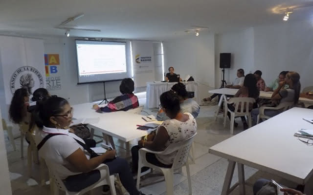 Taller de arte con madres comunitarias en Barranquilla