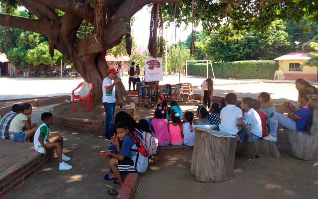 Círculo de niños en Valledupar participando en La paz se toma la palabra