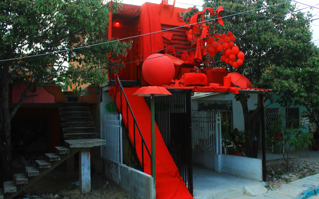Rojo, por Gustavo Carrillo y Sthefany González - Barranquilla. Parte del proyecto cultural Interior/Exterior.