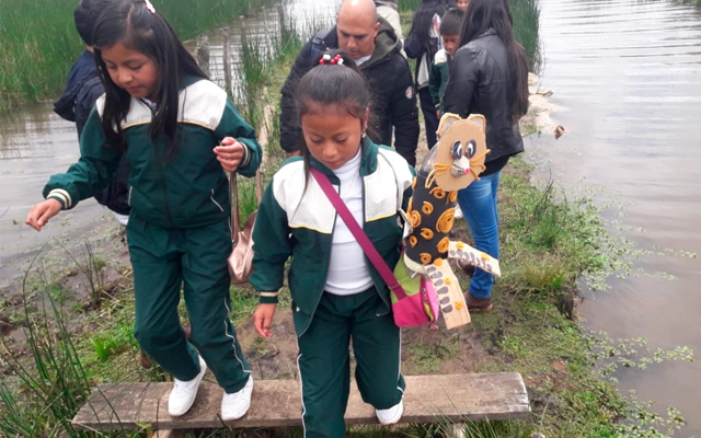 Niños recorriendo los páramos de Nariño