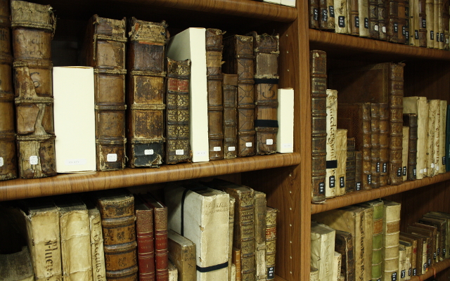 Biblioteca Luis Ángel Arango Libros y manuscritos raros