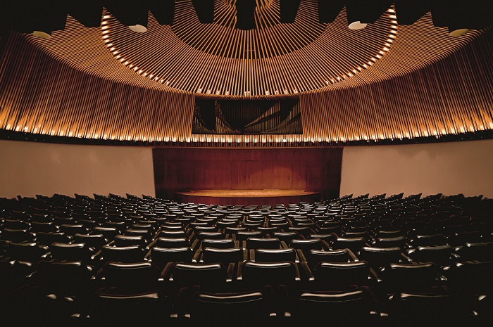 Sala de conciertos de la Biblioteca Luis Ángel Arango del arquitecto Germán Samper.