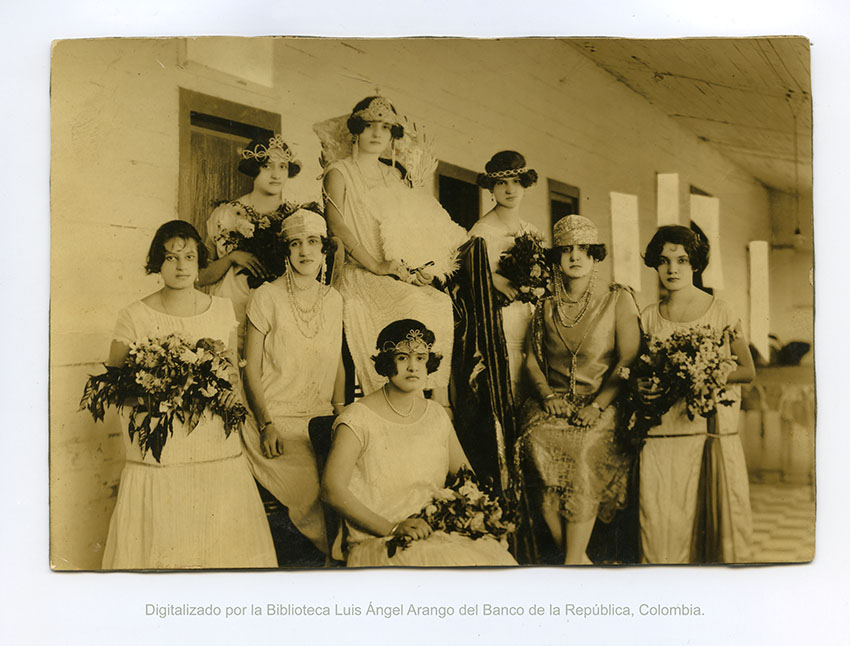 Fotografía de Princesados estudiantiles, festejos de colegios, 1932. Imagen exclusiva de divulgación, prohibido su uso.