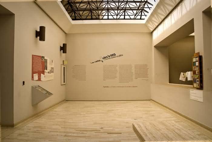 Exposición las cartas sobre la mesa
