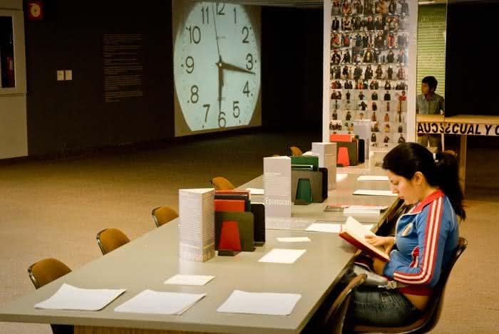 Exposición las cartas sobre la mesa