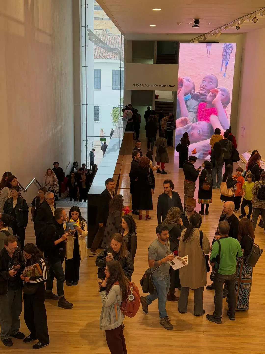 Exposición Juegos de niñxs en el MAMU.