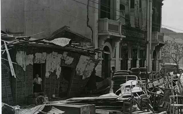 En la foto se muestra destruida lo que al parecer era un edificio 