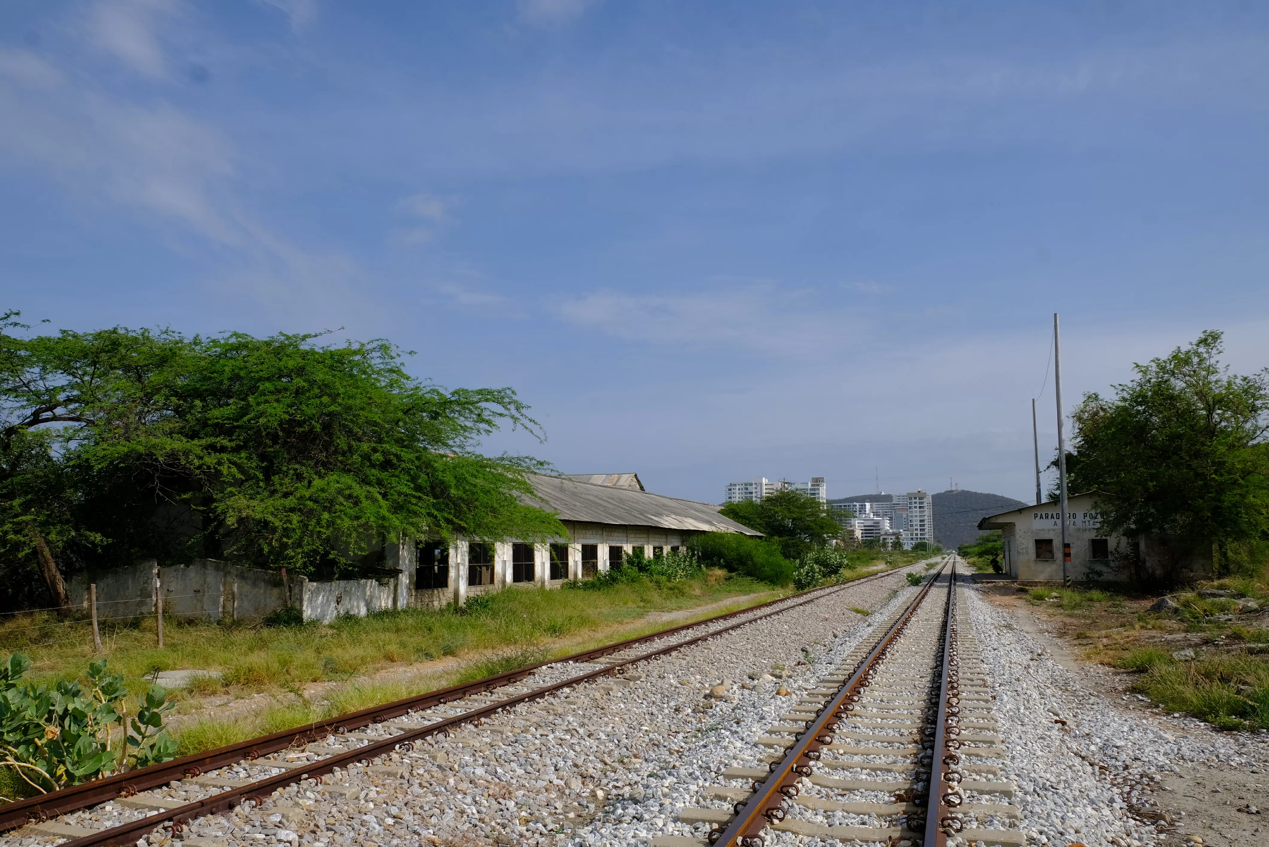  Línea de tren Pozos Colorados