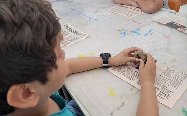 Taller de arcilla para niños