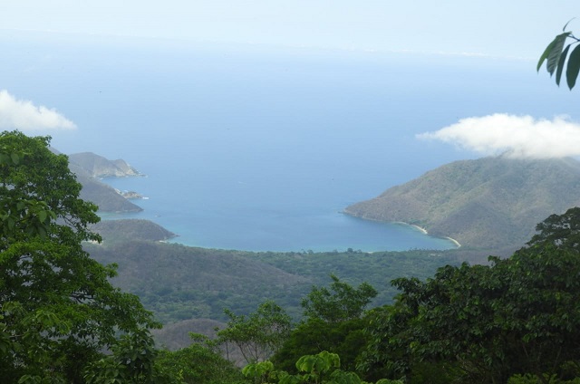 Panorámica de una de las bahías del Parque Nacional Natural Tayrona 