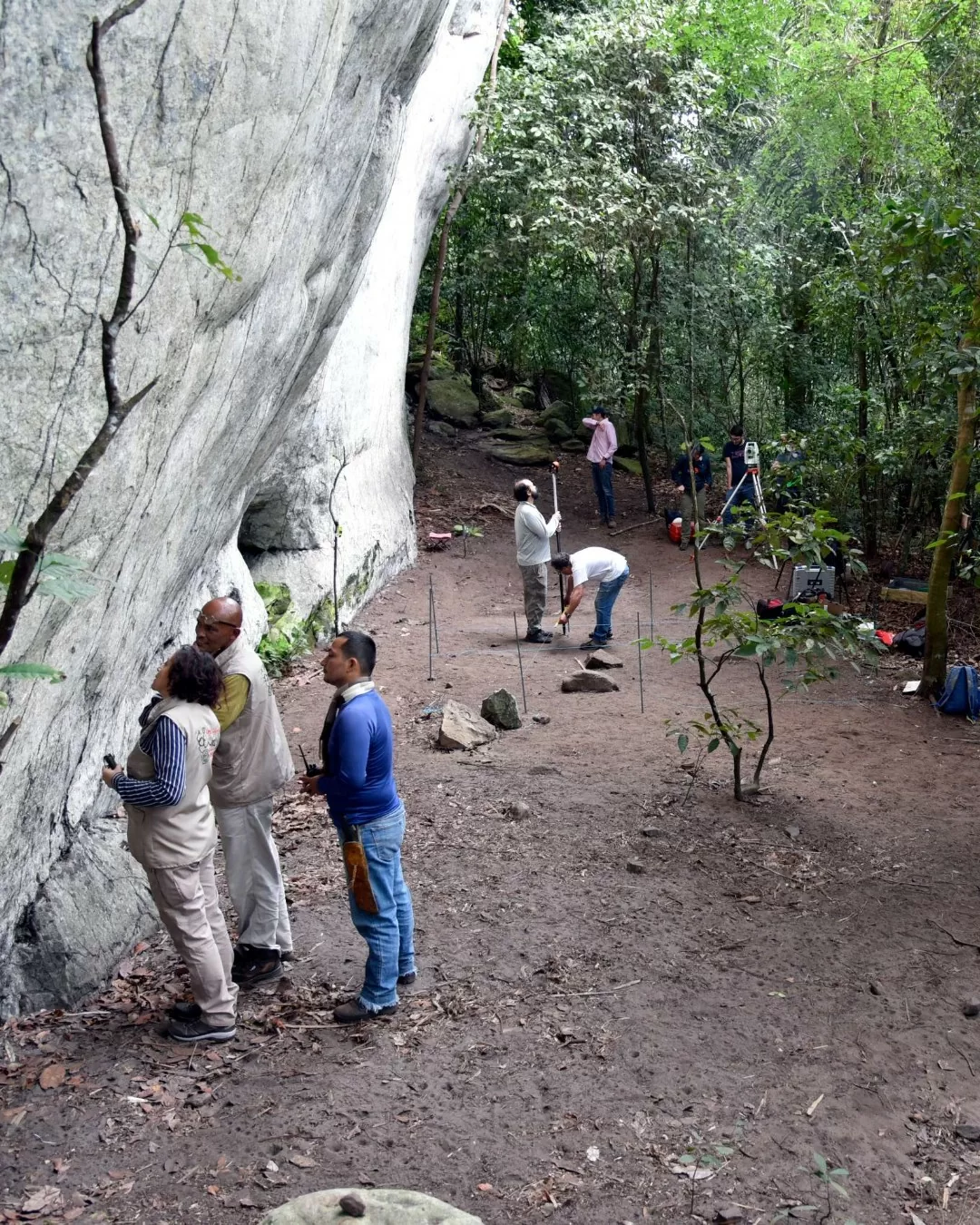 Trazos sobre piedra. Pinturas milenarias en la serranía de La Lindosa