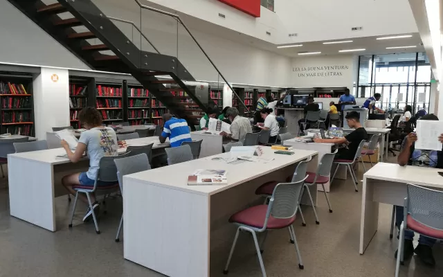 Biblioteca del Centro Cultural del Banco de la República en Buenaventura.