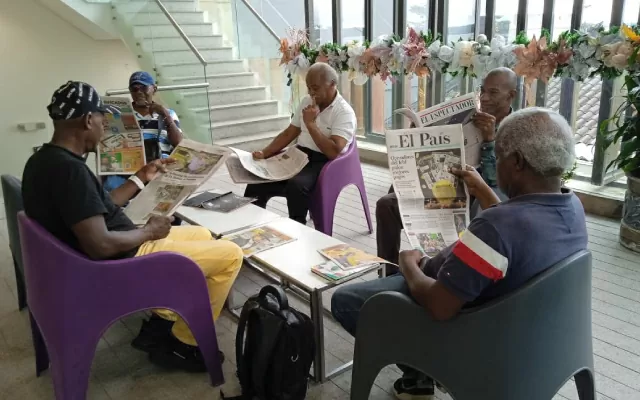 Espacios de lectura libre del Centro Cultural del Banco de la República en Buenaventura.