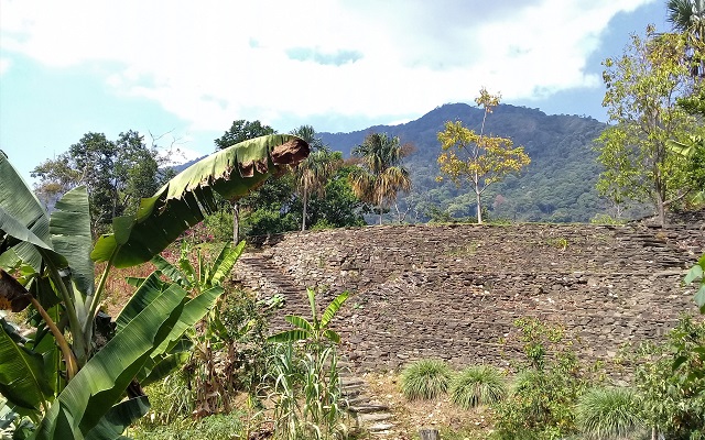 Terrazas líticas de Ciudad Antigua en la Sierra Nevada de Santa Marta