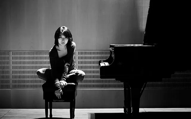 Claire Huangci (Estados Unidos), piano