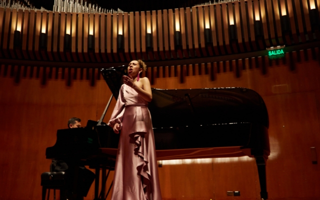 Concierto de la Mezzosoprano Allison Borda en la Sala de Conciertos de la Biblioteca Luis Ángel Arango, 2023.