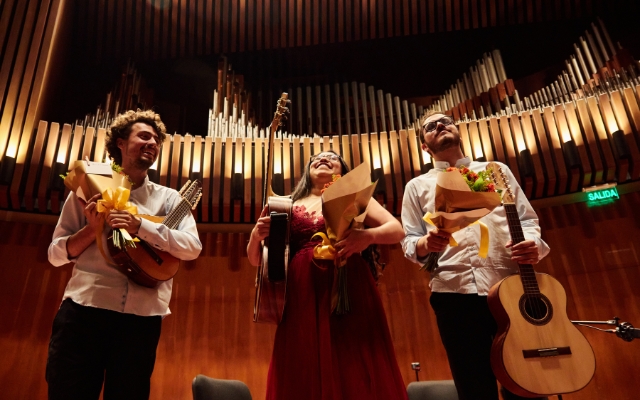 Concierto del trío Latitud en la Sala de Conciertos de la Biblioteca Luis Ángel Arango, 2023. Concierto del trío Latitud en la Sala de Conciertos de la Biblioteca Luis Ángel Arango, 2023.