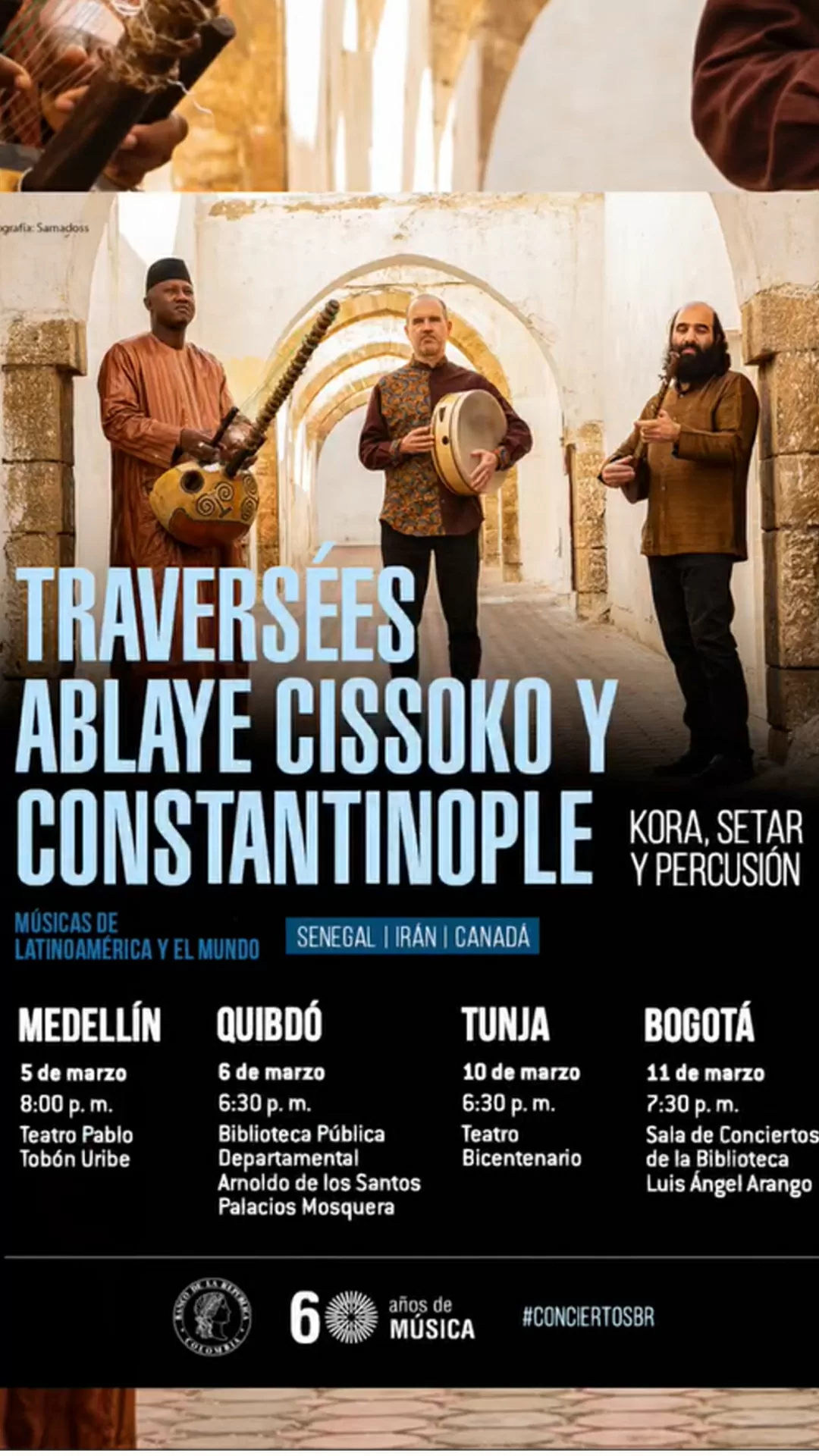 Tres músicos profesionales, sosteniendo sus instrumentos 