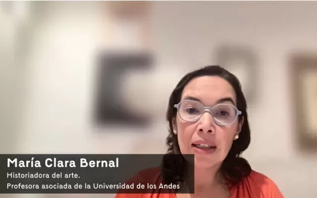 María Clara Bernal en una conferencia sobre la obra de Juan Fernando Herrán 