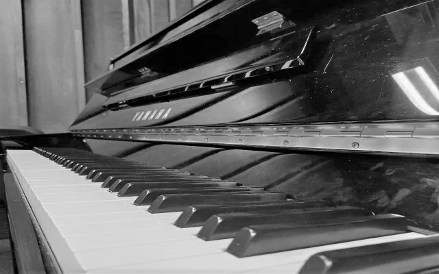Piano de la sala de música BLAA