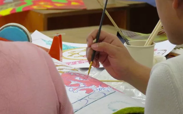 Actividad de pintura en tejas- Exploratorio