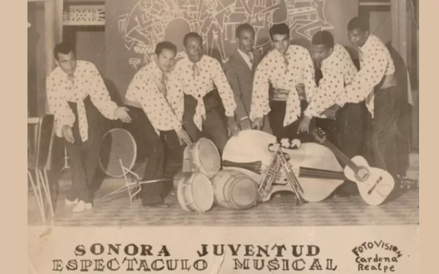 En la foto se puede apreciar a los integrantes de la Sonora Juventud 