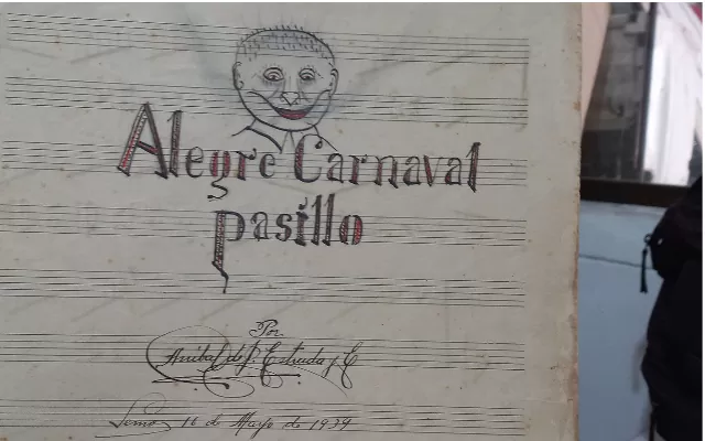 La foto la acompaña el texto Alegre Carnaval de Pasillo