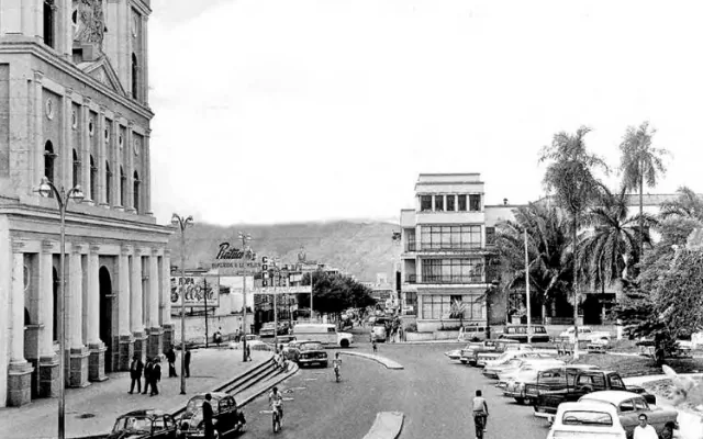 	 Fotografía de la Avenida carrera 36 ubicada en las inmediaciones del Parque Santander.