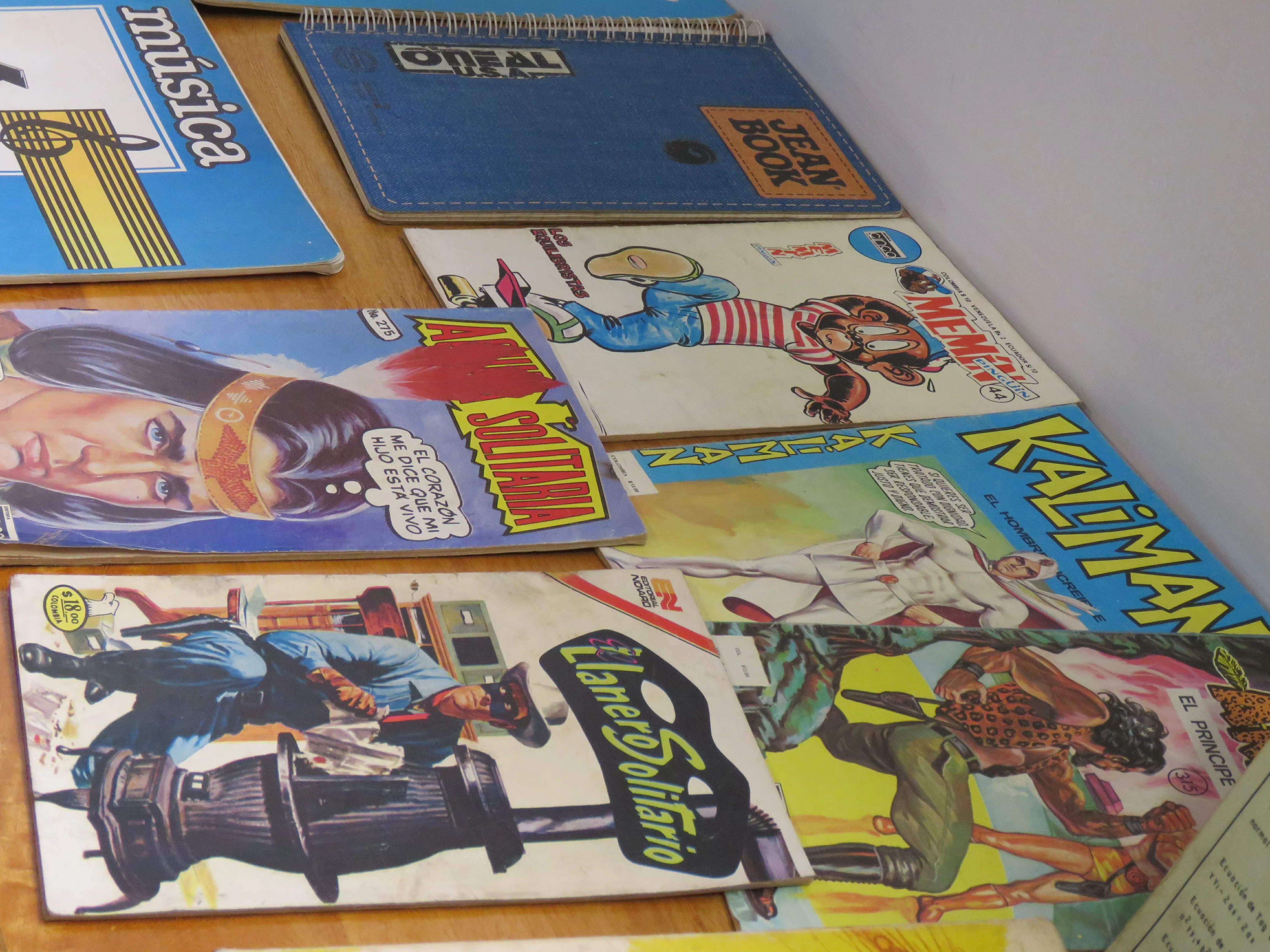 En la imagen se puede observar carátulas de historietas de los años 80