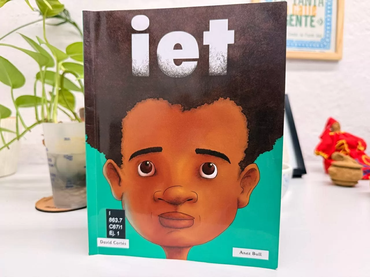 Carátula del libro IET del escritor David Cortés