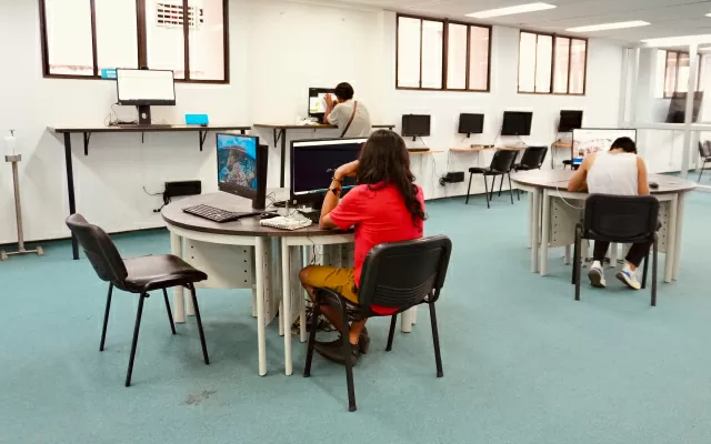 Sala consulta en la Biblioteca Darío Echandía, Ibagué. 2024